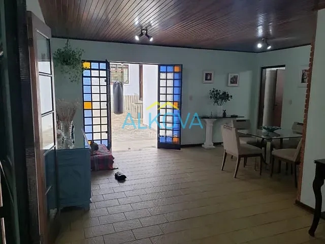 Sobrado com 360m² 5 quartos e 3 banheiros, à venda, no bairro Jardim Esplanada em São José dos Campos