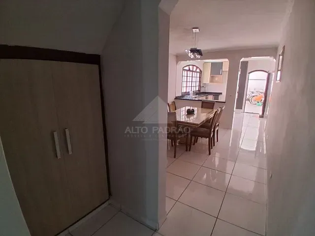 Sobrado com 125m² 3 quartos e 2 banheiros, à venda, no bairro Jardim Guapituba em Mauá