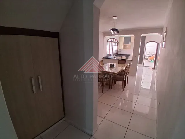Sobrado com 125m² 3 quartos e 2 banheiros, à venda, no bairro Jardim Guapituba em Mauá
