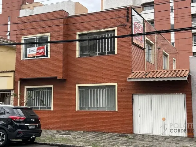 Sobrado com 247m² 4 quartos e 3 banheiros, à venda ou para alugar, no bairro São Francisco em Curitiba