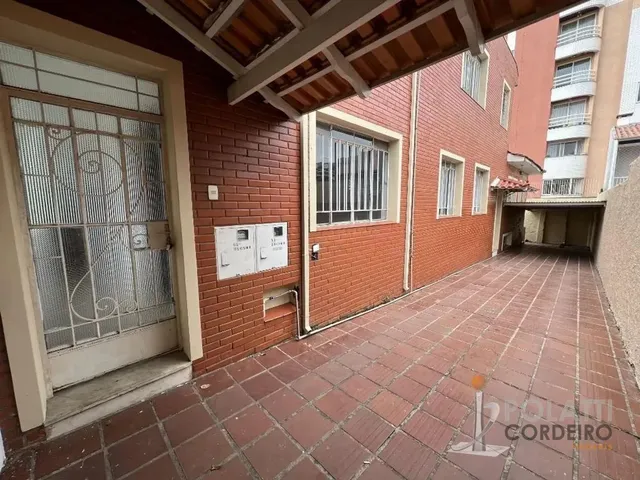Sobrado com 247m² 4 quartos e 3 banheiros, à venda, no bairro São Francisco em Curitiba