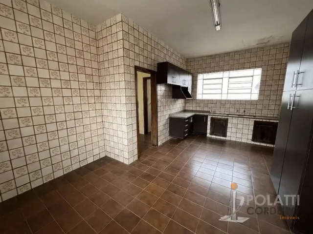 Sobrado com 247m² 4 quartos e 3 banheiros, à venda, no bairro São Francisco em Curitiba