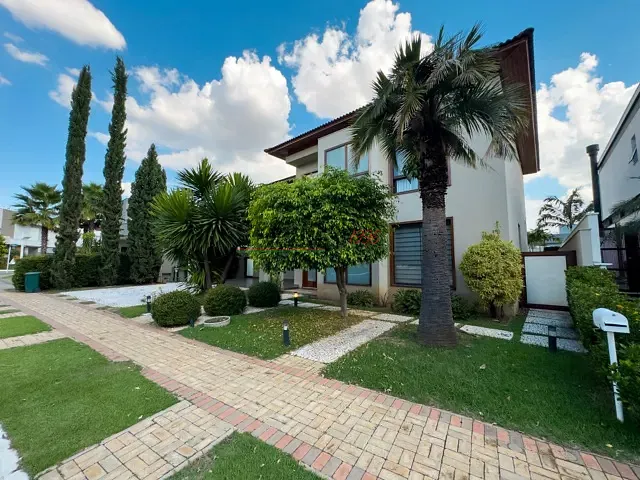 Sobrado com 500m² 4 quartos e 7 banheiros, à venda, no bairro Jardim Maison Du Parc em Indaiatuba