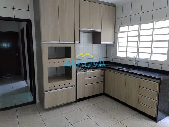 Sobrado com 125m² 4 quartos e 3 banheiros, à venda, no bairro Jardim Del Rey em São José dos Campos