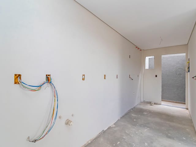 Sobrado com 173m² 3 quartos e 3 banheiros, à venda, no bairro Vista Alegre em Curitiba