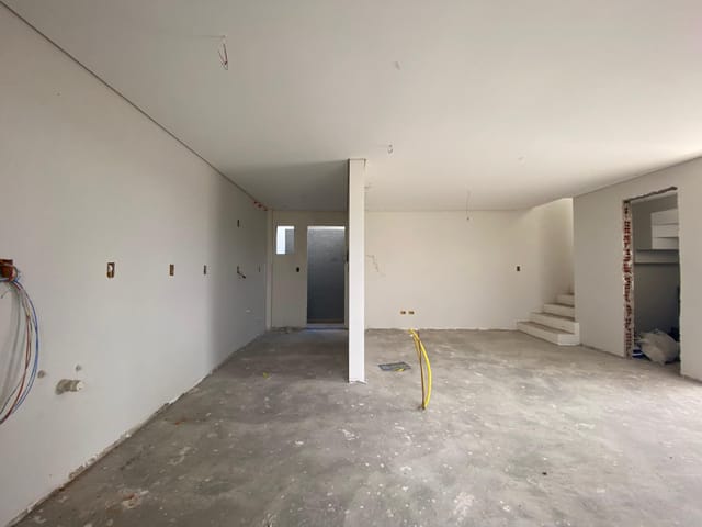 Sobrado com 173m² 3 quartos e 3 banheiros, à venda, no bairro Vista Alegre em Curitiba