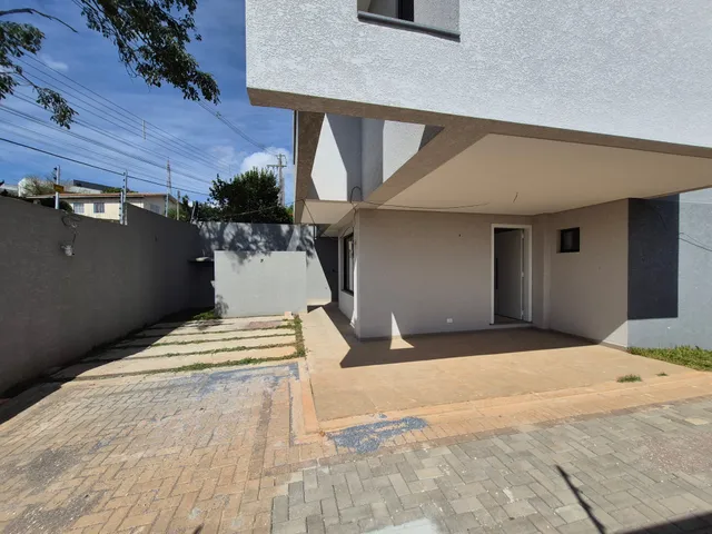 Sobrado com 173m² 3 quartos e 3 banheiros, à venda, no bairro Vista Alegre em Curitiba