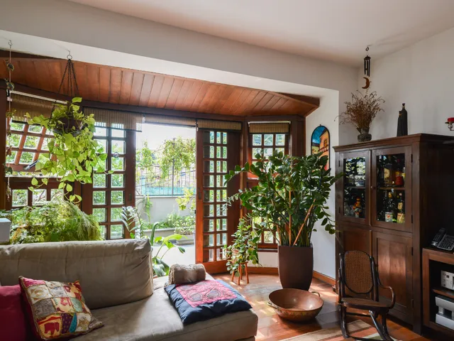 Foto do Sobrado - Sobrado para venda em Sumaré com 4 quartos, sendo 2 suítes, 190m² | Lares e Andares Imóveis