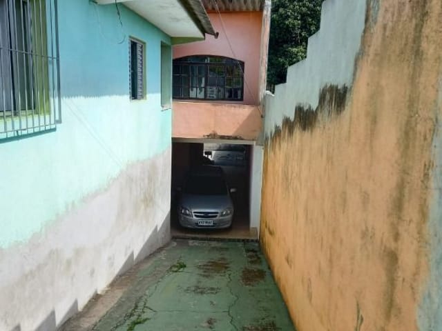 Sobrado com 200m² 6 quartos e 3 banheiros, à venda, no bairro Jardim Vitoria em Arujá