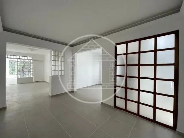 Sobrado com 270m² 5 quartos e 3 banheiros, à venda, no bairro Jardim Três Corações em São Paulo