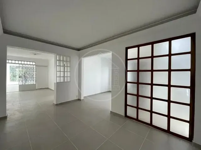 Sobrado com 270m² 5 quartos e 3 banheiros, à venda, no bairro Jardim Três Corações em São Paulo