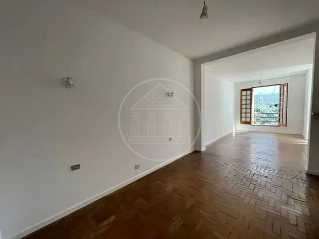 Sobrado com 270m² 5 quartos e 3 banheiros, à venda, no bairro Jardim Três Corações em São Paulo
