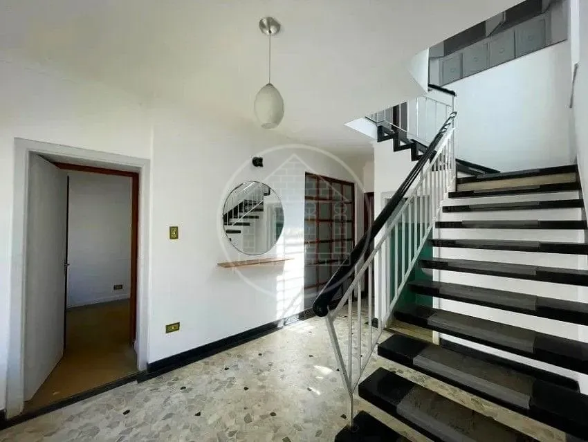 Sobrado, 5 quartos, 250 m² - Foto 1