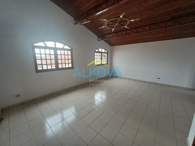 Sobrado com 300m² 3 quartos e 3 banheiros, à venda, no bairro Jardim das Indústrias em São José dos Campos