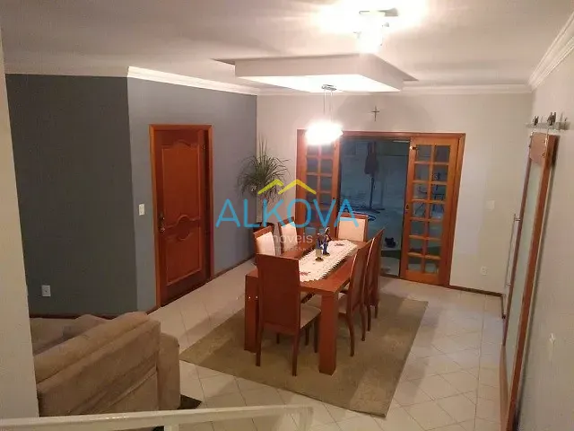 Sobrado com 328m² 3 quartos e 3 banheiros, à venda, no bairro Urbanova em São José dos Campos
