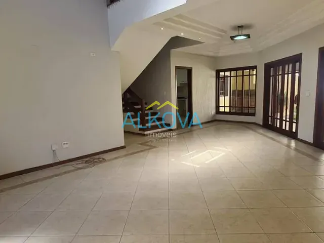 Sobrado com 320m² 3 quartos e 4 banheiros, à venda, no bairro Jardim San Marino em São José dos Campos