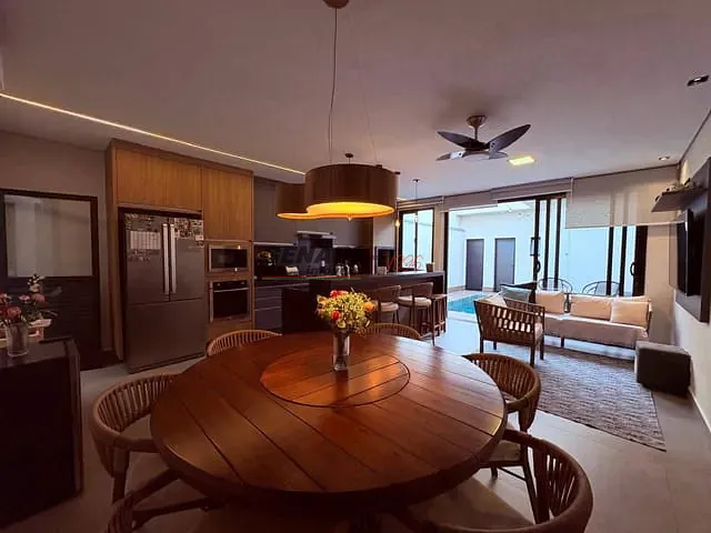 Sobrado com 300m² 4 quartos e 6 banheiros, à venda ou para alugar, no bairro Jardim Residencial Maria Dulce em Indaiatuba