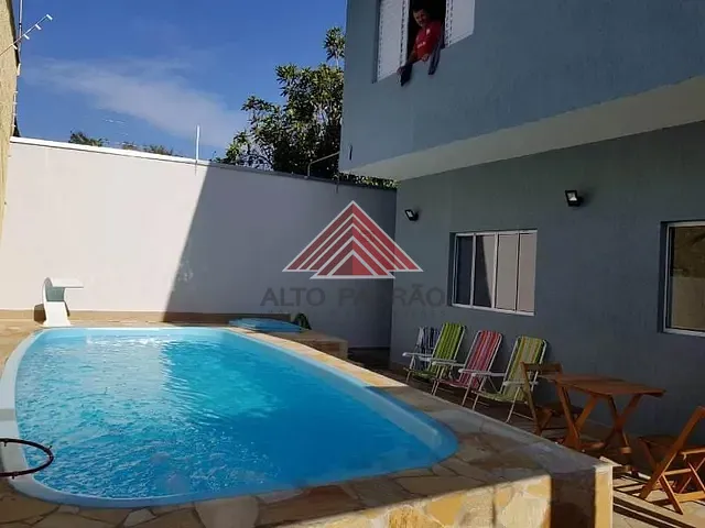 Sobrado com 250m² 8 quartos e 4 banheiros, à venda, no bairro Martim de Sá em Caraguatatuba