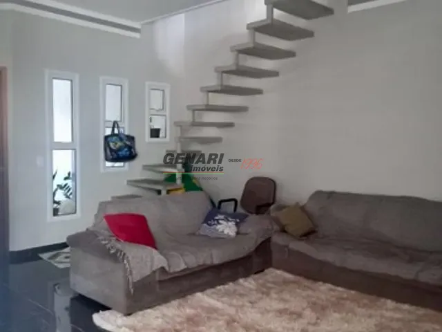 Sobrado com 150m² 3 quartos e 3 banheiros, à venda, no bairro Parque Residencial Sabiás em Indaiatuba