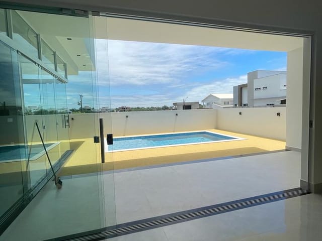Sobrado com 450m² 3 quartos e 5 banheiros, à venda, no bairro Manguinhos em Serra