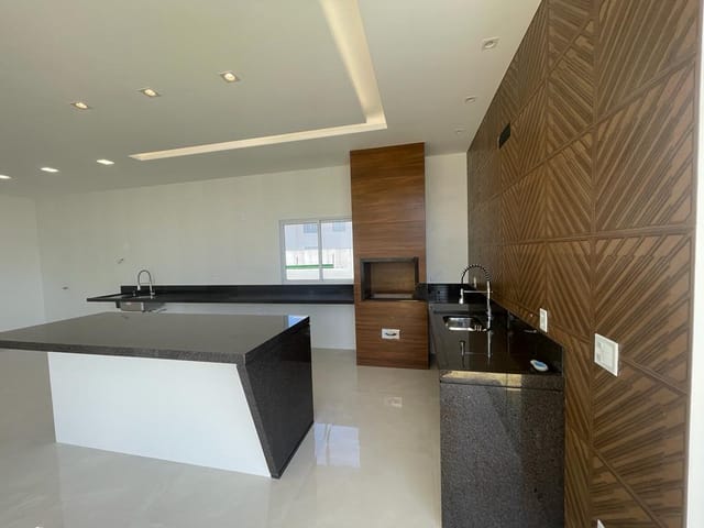 Sobrado com 450m² 3 quartos e 5 banheiros, à venda, no bairro Manguinhos em Serra