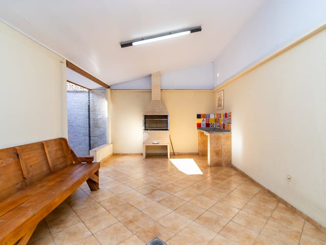 Sobrado 3 quartos e 3 banheiros, à venda, no bairro Cidade Industrial em Curitiba