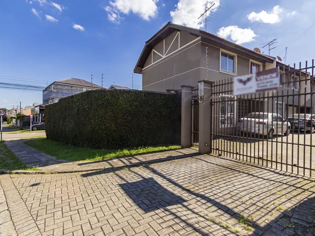Sobrado 3 quartos e 3 banheiros, à venda, no bairro Cidade Industrial em Curitiba