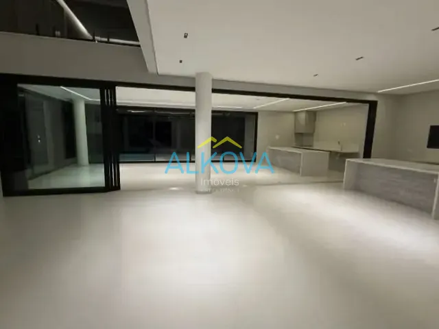 Sobrado com 535m² 4 quartos e 5 banheiros, à venda, no bairro Condomínio Residencial Alphaville II em São José dos Campos