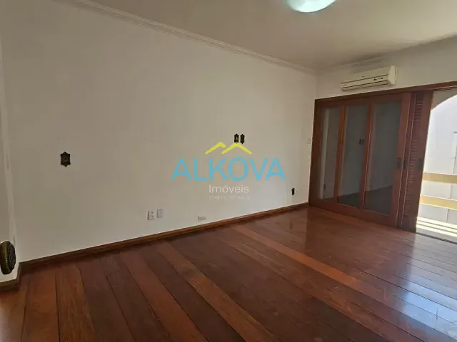 Sobrado com 500m² 5 quartos e 7 banheiros, para alugar, no bairro Condomínio Bosque Imperial em São José dos Campos