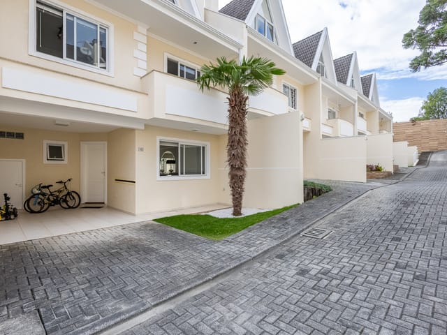 Sobrado com 137m² 3 quartos e 4 banheiros, à venda, no bairro Boa Vista em Curitiba