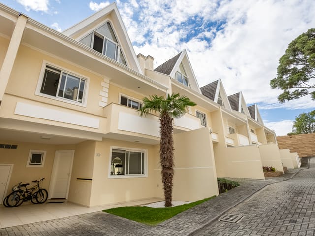Sobrado com 137m² 3 quartos e 4 banheiros, à venda, no bairro Boa Vista em Curitiba