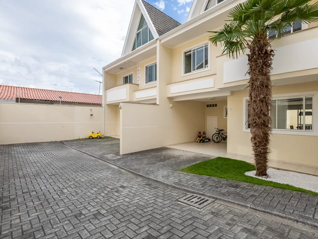 Sobrado com 137m² 3 quartos e 4 banheiros, à venda, no bairro Boa Vista em Curitiba