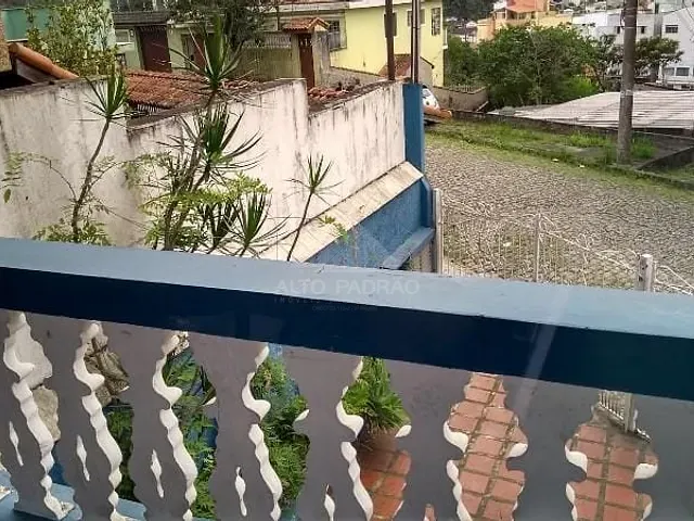 Sobrado com 450m² 5 quartos e 6 banheiros, à venda, no bairro Vila Albertina em Ribeirão Pires