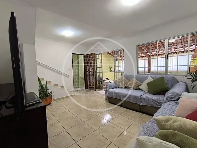 Sobrado com 200m² 3 quartos e 4 banheiros, à venda, no bairro Jardim dos Bichinhos em São Paulo