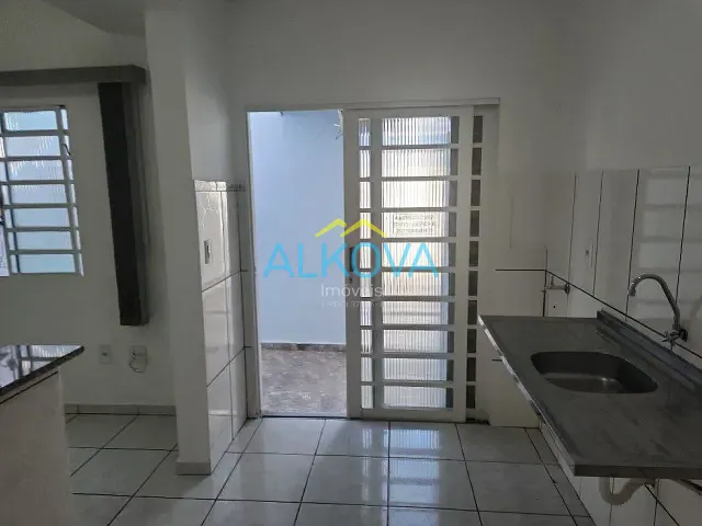 Sobrado com 177m² 6 quartos e 5 banheiros, à venda ou para alugar, no bairro Centro em São José dos Campos