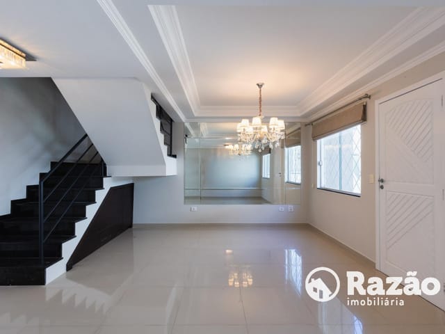 Sobrado com 122m² 3 quartos e 4 banheiros, à venda, no bairro Santa Felicidade em Curitiba