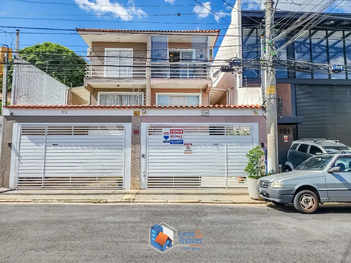 Sobrado, 3 quartos, 218 m² - Foto 1