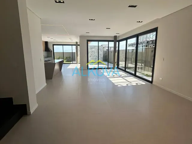 Sobrado com 330m² 5 quartos e 6 banheiros, à venda, no bairro Loteamento Terras Alpha São José dos Campos em São José dos Campos