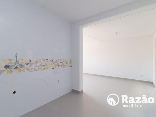 Sobrado 3 quartos e 3 banheiros, à venda, no bairro Santa Cândida em Curitiba