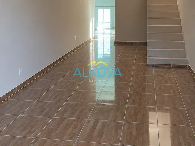 Sobrado com 125m² 3 quartos e 2 banheiros, à venda, no bairro Parque Martim Cererê em São José dos Campos