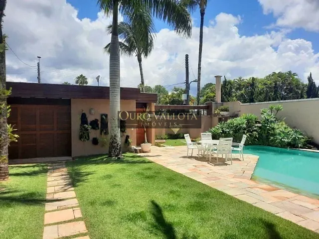 Sobrado com 518m² 4 quartos e 6 banheiros, à venda, no bairro Jardim Acapulco em Guarujá
