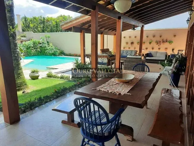 Sobrado com 518m² 4 quartos e 6 banheiros, à venda, no bairro Jardim Acapulco em Guarujá