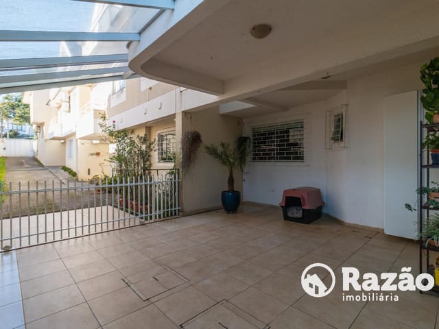 Sobrado com 180m² 4 quartos e 4 banheiros, à venda, no bairro Mercês em Curitiba
