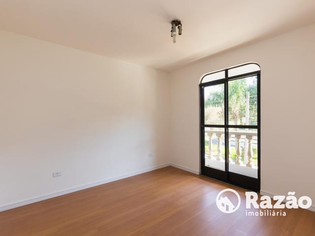 Sobrado com 100m² 3 quartos e 2 banheiros, à venda, no bairro Pilarzinho em Curitiba