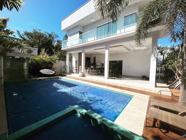 Sobrado com 450m² 3 quartos e 5 banheiros, à venda, no bairro Condomínio do Lago 1ª Etapa em Goiânia