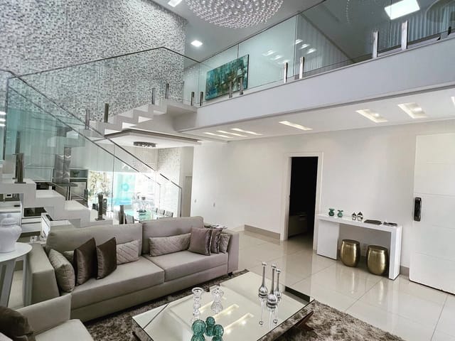 Sobrado com 450m² 3 quartos e 5 banheiros, à venda, no bairro Condomínio do Lago 1ª Etapa em Goiânia
