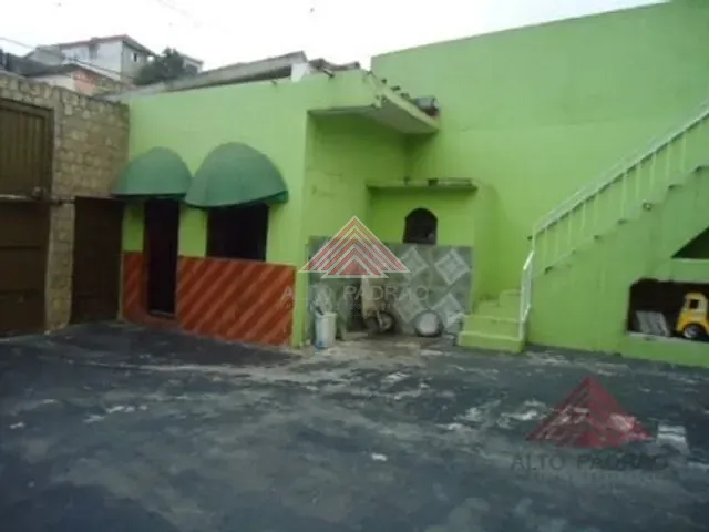 Sobrado 4 quartos e 2 banheiros, à venda, no bairro Jardim Zaira em Mauá