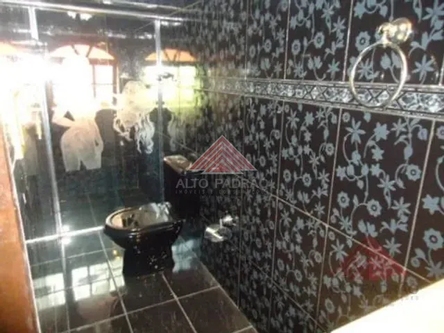 Sobrado 4 quartos e 2 banheiros, à venda, no bairro Jardim Zaira em Mauá