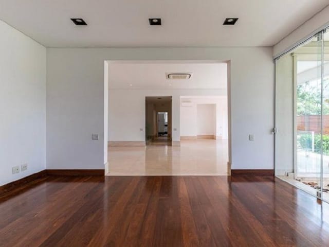 Sobrado com 720m² 4 quartos e 5 banheiros, à venda, no bairro Jardim Petrópolis em São Paulo