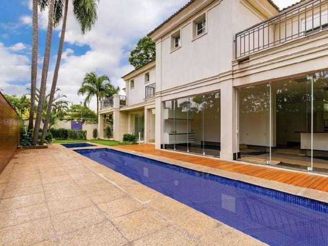 Sobrado com 720m² 4 quartos e 5 banheiros, à venda, no bairro Jardim Petrópolis em São Paulo